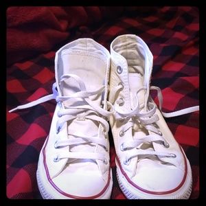 White hi top converses